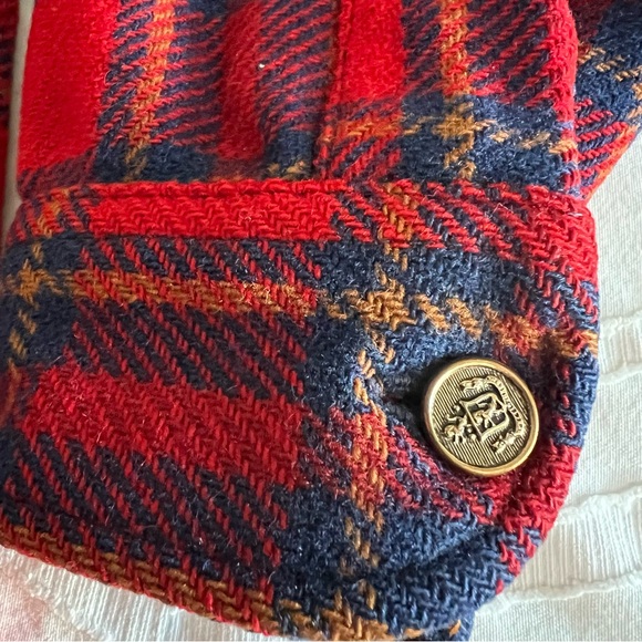 Pendleton Plaid Button Up - Picture 3 of 8